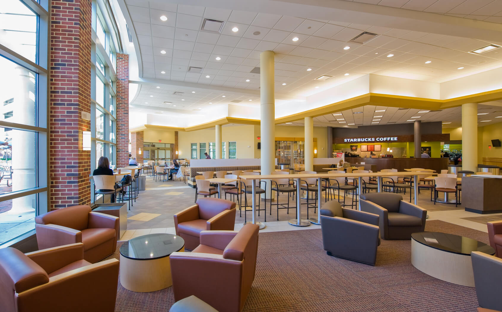 An image of a VCU campus indoor study area.